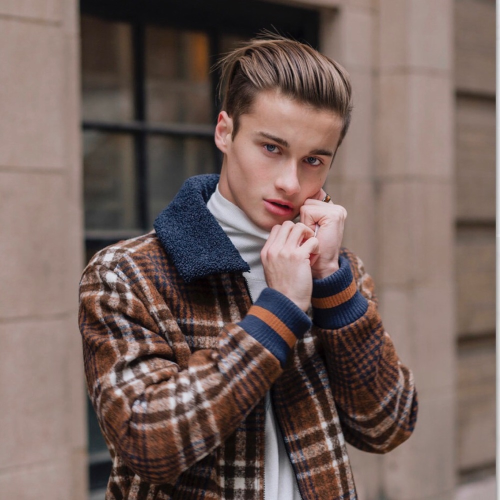 Meet your Posher, Ethan